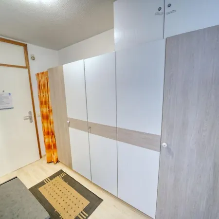 - Haus I, App 0i0406 *